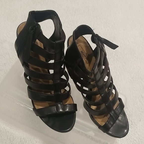 Heels - Picture 2 of 3